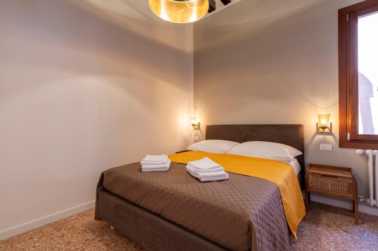 Querini Suite-balcony On Canal, Close To San Marco Apartment Venedig